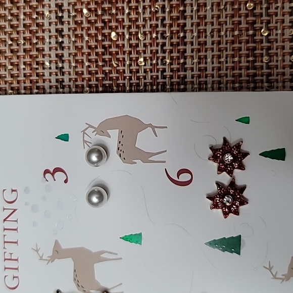 Napier earrings set of 12 - Picture 3 of 7